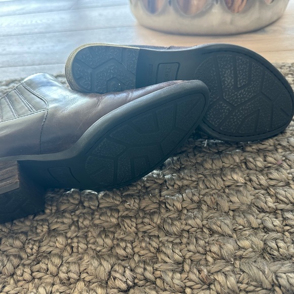 Intentionally RUSTIC Born Vintage Booties - Picture 3 of 8